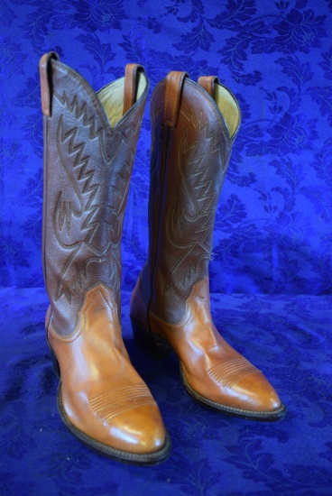 VINTAGE COLLECTOR BOOTS!