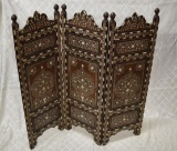 ORNATE TRI FOLD DIVIDER!