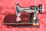 SINGER FEATHERWEIGHT SEWING MACHINE!