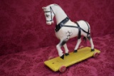 AMAZING VINTAGE WOODEN HORSE PULL TOY !