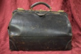 EXTREMELY OLD LEATHER DOCTORS BAG!