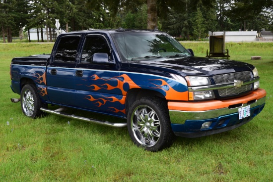 CAR/VEHICLE! 2005 CHEVY SILVERADO 4X4!