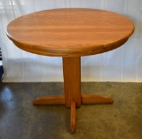EARLY OAK ROUND TABLE!