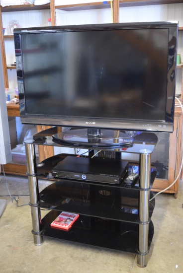 45" LIQUID CRYSTAL FLAT SCREEN TV W/BLUERAY!