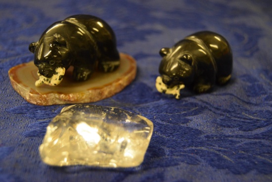 HAND CARVED STONE BEARS ON CRYSTAL AND AGATE!
