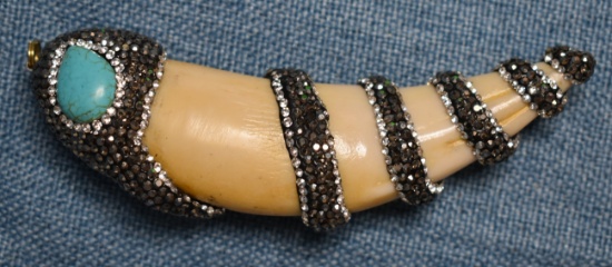 RHINSTONE TOOTH!