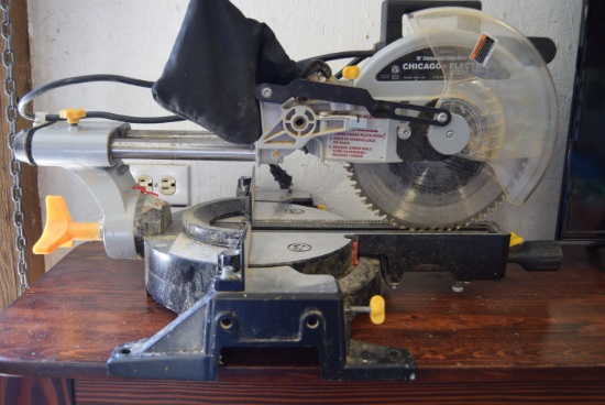 10" COMPOUND SLIDE MITER SAW! Case 20N019 Item 32