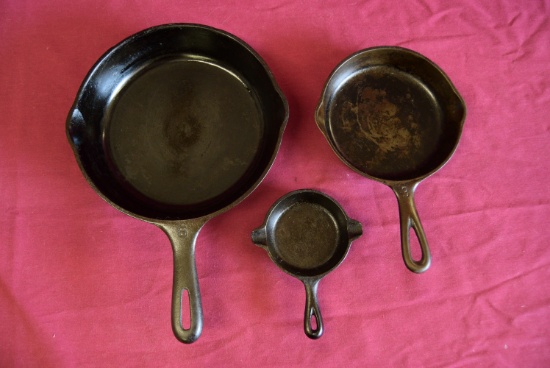 VINTAGE CAST IRON WAGNER WARE PANS!