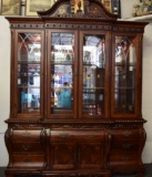 EXQUISITE STUNNING CHINA CABINET!