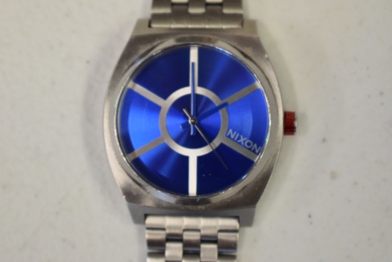 BEEP BOOP NIXON ANALOG WATCH!