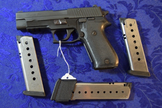 FIREARM/GUN SIG P220!! H 1672