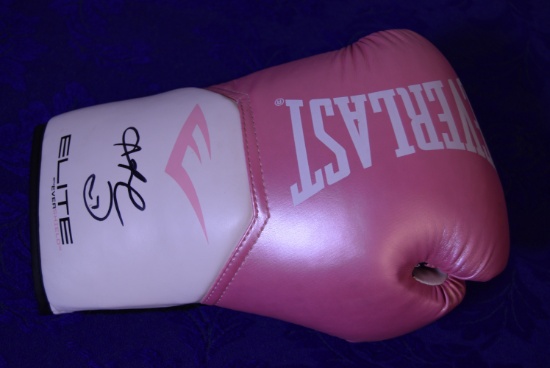 SUGAR RAY SIGNED GLOVE!