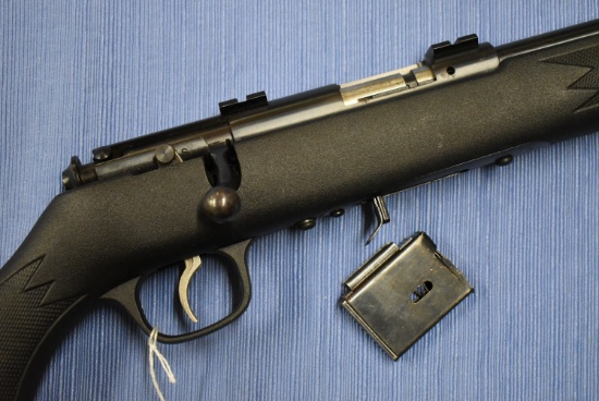 FIREARM/GUN SAVAGE 93R-17 SAR 72