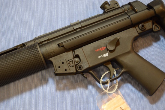 FIREARM/GUN H&K MP5!! SAR 64
