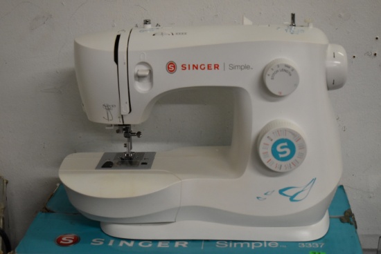 SINGER SEWING MACHINE!!