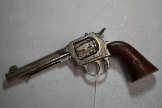 FIREARM/GUN H&R .22LR H-11