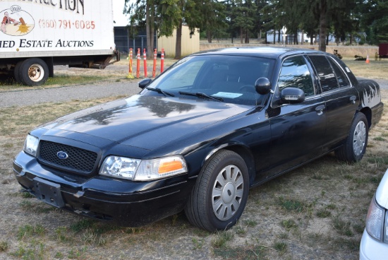 2009 FORD CROWN VICTORIA!!