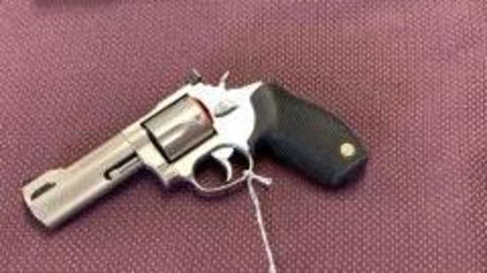 FIREARM/GUN TAURUS TRACKER!! H 126