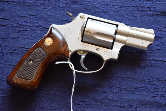 FIREARM/GUN TAURUS 85 !! H244