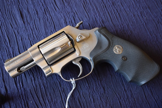 FIREARM/GUN S&W 60-9 H254