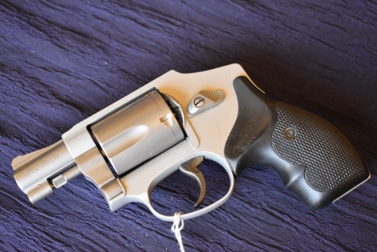 FIREARM/GUN S & W AIR WEIGHT!!! H263
