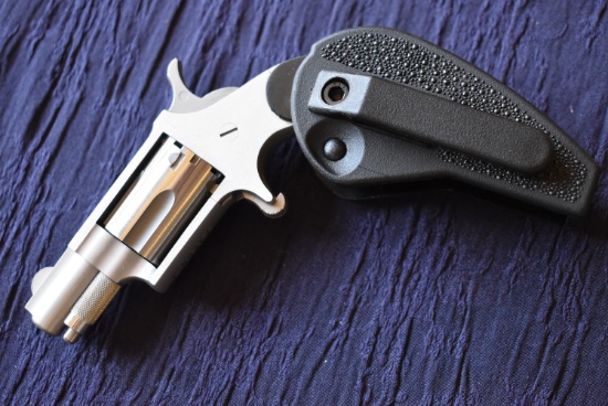 FIREARM/GUN NAA MINI REVOLVER!!! H268