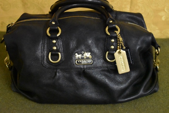 COACH PURSE!!