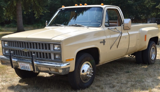 COLLECTOR DUALLY CHEVY!!