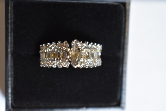 EXTRAVAGANT DIAMOND RING!!