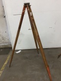 Buff Vintage Wooden Tri-pod Stand, Thread Dia=4