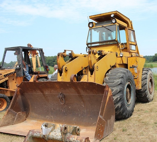 MICHIGAN  125 PAYLOADER 8-1/2' WIDE BUCKET AKA 1-1/2 YARD, BIG DIESEL  POWER, 2014 HOURS