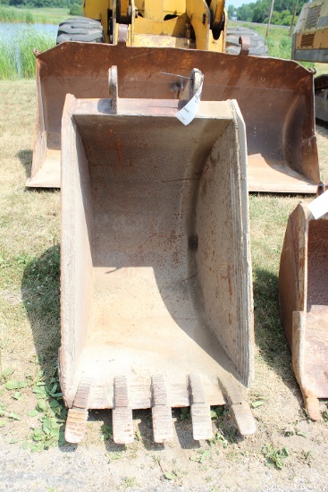 KOMATSU 30" BUCKET ONLY