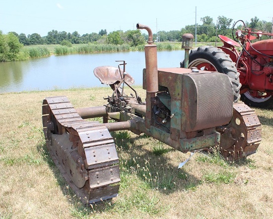 OLIVER CLETRAC GAS CRAWLER TRACTOR, PTO ATTACHMENT, RUNS AND DRIVES, CRANK START