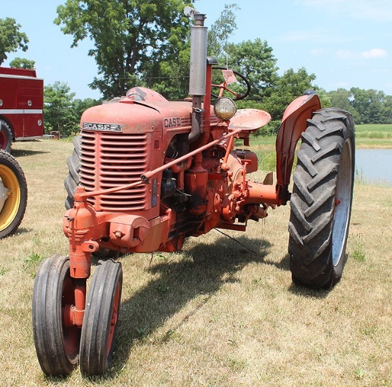 CASE FC NICE  NARROW FRONT GAS TRACTOR, RAN IN 2018 SHEET, METAL IS VERY GOOD