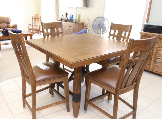 OAK DINING TABLE AND CHAIRS