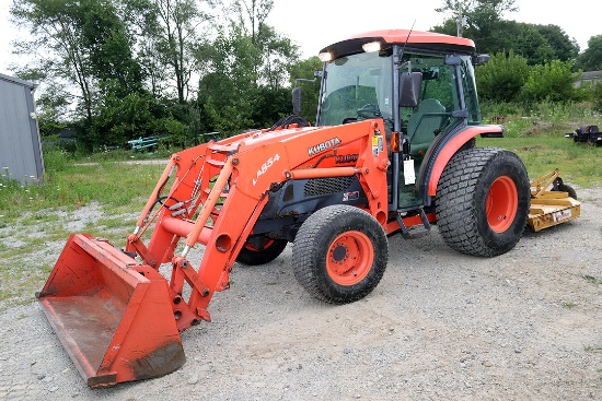 Kubota L4240 tractor with LA854 loader, 72" materials bucket, heat, air, cruise, 4-wheel drive, fron