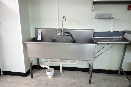 3-Bay Sink with Stainless Wing