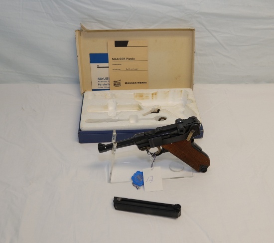 MAUSER LUGER 9MM PISTOL WITH ORIGINAL BOX & EXTRA CLIP, S/N 11.009801