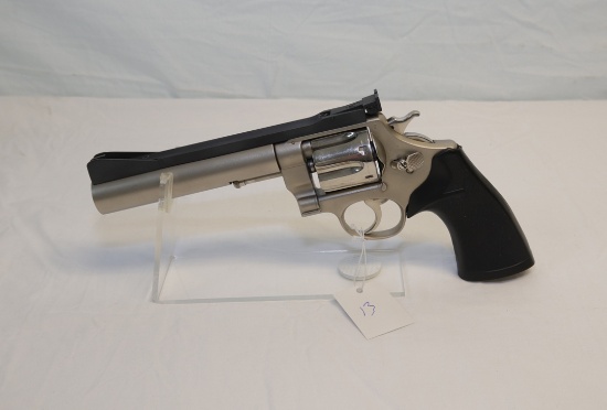 SMITH & WESSON MODEL 64? WITH A BULL BARREL & HARD CASE,  BELIEVED TO BE A