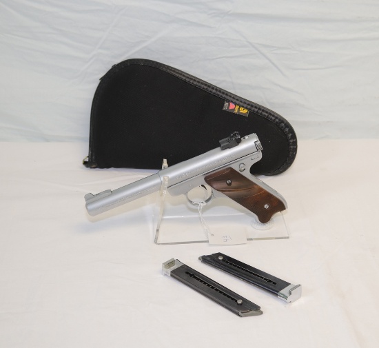 RUGER MARK I 22 HANDGUN, 5-1/2" BARREL, 2 CLIPS, S/N 17-32313