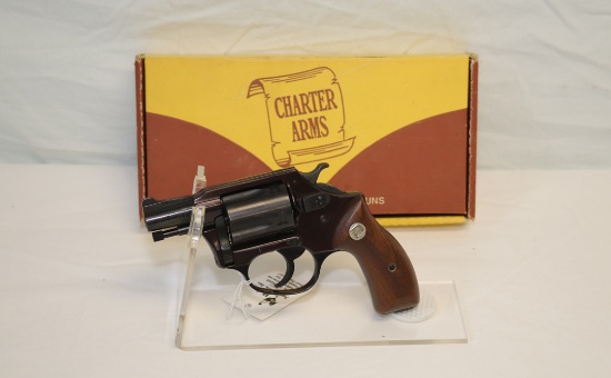 CHARTER ARMS STUB NOSE REVOLVER IN A 38 SPECIAL, 2" BARREL WITH ORIGINAL BO