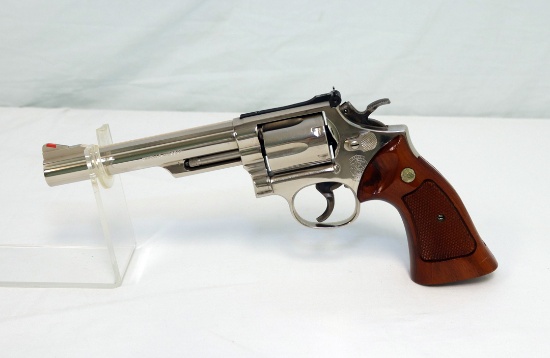 Smith & Wesson 357 revolver, model 19-5 nickel finish, 5-3/4" barrel