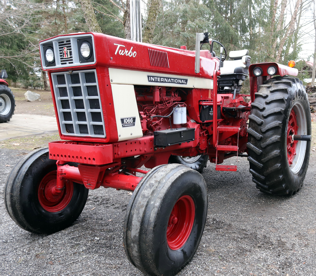 EXCELLENT INTERNATIONAL 1066 WIDE FRONT TURBO | Proxibid