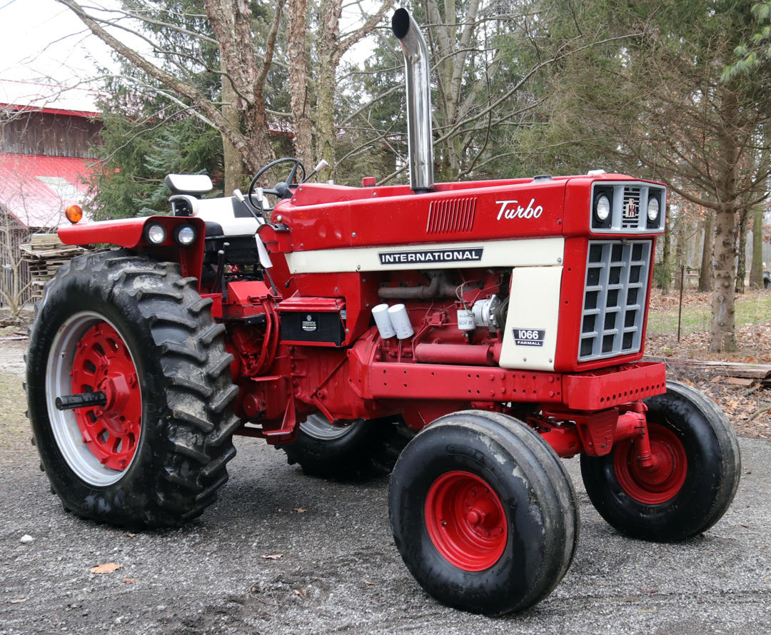 EXCELLENT INTERNATIONAL 1066 WIDE FRONT TURBO | Proxibid