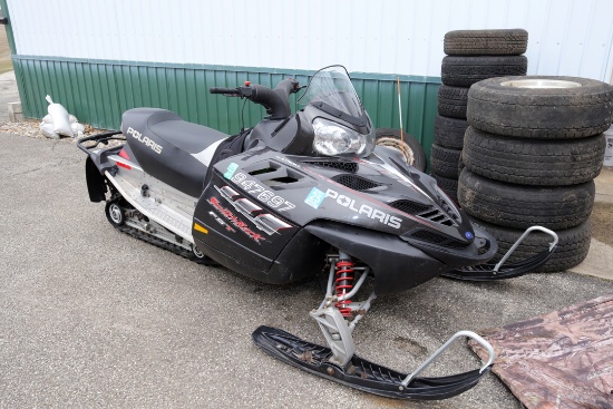 POLARIS SNOWMOBILE