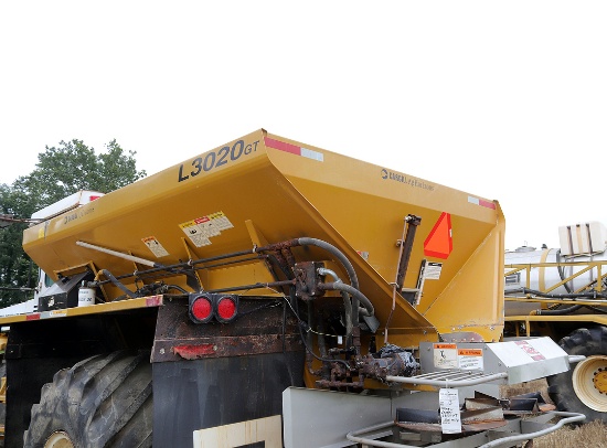 New Leader model L3020-GT, approx. 14 ton w/ conveyor feed, limestone, fertilizer spreader only, SN: