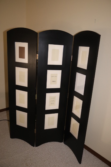 Furrio Foldable Photo Screen