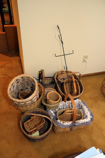 Lot of baskets, some hand made