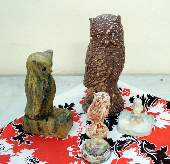 Lot of Owl Figures and Linen