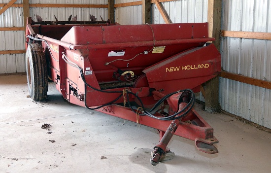 New Holland 155 Manure Spreader w/ end gate and double beater, good floor